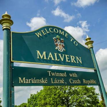Welcome to Malvern sign