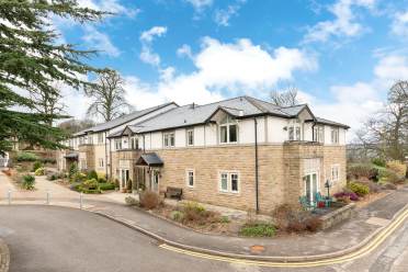 Exterior of Elmsley Lodge