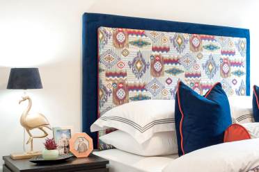 Plush and tasteful bedroom décor