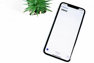 Save CO2 by deleting your emails