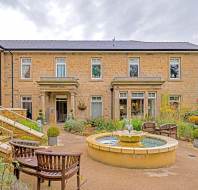Clevedon House and front garden