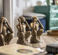 Monkey statuettes in lounge