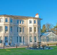 Mansion house and grounds with fountain