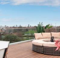 Open roof terrace with view over park