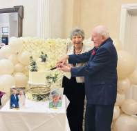 Mrs and Mrs A celebrate their 70th wedding anniversary at Willicombe Park