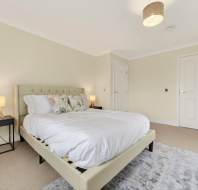 Clevedon 6 Elmsley Lodge master bedroom