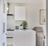 33 Pembroke Court kitchen from the hallway