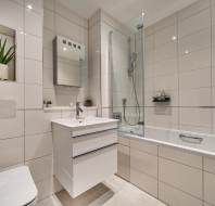 33 Pembroke Court main bathroom