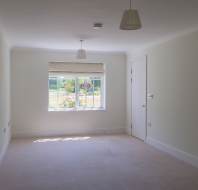 Empty bedroom 