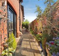 14 Walled Garden at Stanbridge Earls - Patio
