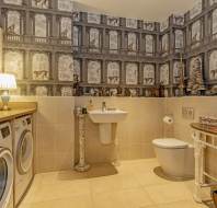 2 St Elphin's House at St Elphin's Park - Cloakroom