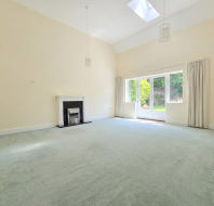20 Garden Walk at Mote House - Living Room