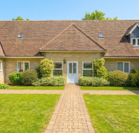 20 Garden Walk at Mote House - Exterior Front
