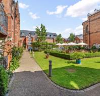 8 Newbold Court at Audley Binswood