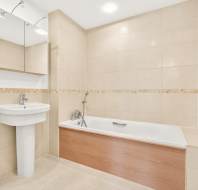 3 Clevedon House at Clevedon - Bathroom