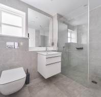 3 Hutchinson Cottages at Stanbridge Earls - Shower Room