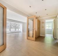 10-Inglewood-House-Inglewood-hallway