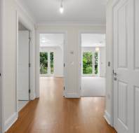 20-Mason-Court-Ellerslie-hallway