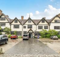4-Stanbridge-Manor-Stanbridge-Earls-front-Exterior