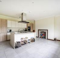 4-Stanbridge-Manor-Stanbridge-Earls-kitchen-2