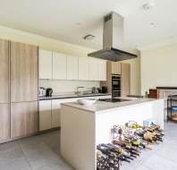 4-Stanbridge-Manor-Stanbridge-Earls-kitchen-3