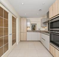 11-Padgetts-Court-Clevedon-kitchen-2