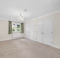 11-Padgetts-Court-Clevedon-main-bedroom