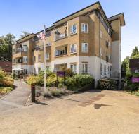 16-Beech-Court-Willicombe-Park-exterior-2