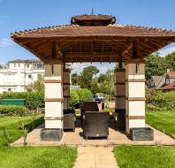 16-Beech-Court-Willicombe-Park-garden