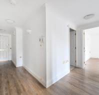 16-Beech-Court-Willicombe-Park-hallway