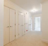 8-Newbold-Court-Binswood-hallway-2