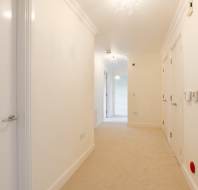 8-Newbold-Court-Binswood-hallway