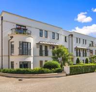 9-Lyons-Mews-Redwood-exterior