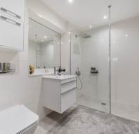 1 Gallop Place at Stanbridge Earls - shower room
