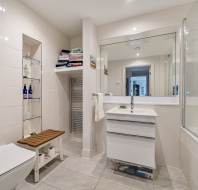 11 Nightingale Hall at Stanbridge Earls - bathroom