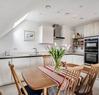11 Nightingale Hall at Stanbridge Earls - kitchen