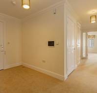 11-Robinson-Court-St-Elphins-Park-entrance-hall