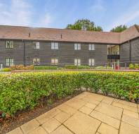 15-Alexander-Court-Mote-House-terrace-1
