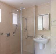 3 Lime Tree Court at Inglewood - shower room