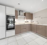4 West Court at Redwood - kitchen