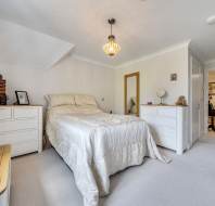 7-Danvers-Lodge-Stanbridge-Earls-bedroom-1