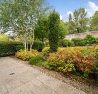 7-Garden-Walk-Mote-House-terrace