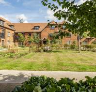 25 Kenne Court at Stanbridge Earls - exterior