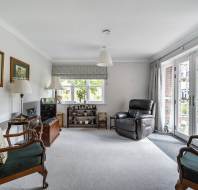 25 Kenne Court at Stanbridge Earls - living room