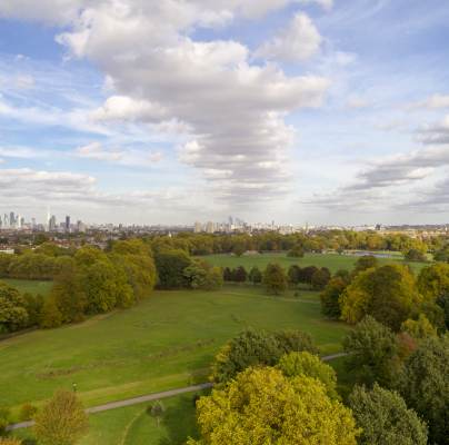 Overlooking Clapham Common nearby