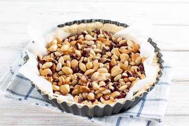 Using beans to blind bake a pastry base