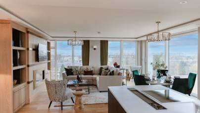 L-shaped sofa and dining table with view on two sides