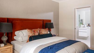 Double bedroom with ensuite shower room