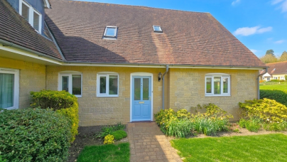 21 Garden Walk at Mote House - Exterior view