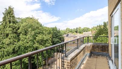 16-Beech-Court-Willicombe-Park-balcony